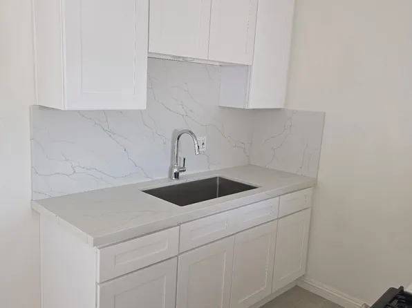 218 W Wilson Ave APT 8, Orange, CA 92867