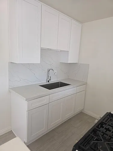 218 W Wilson Ave #8 Photo 1