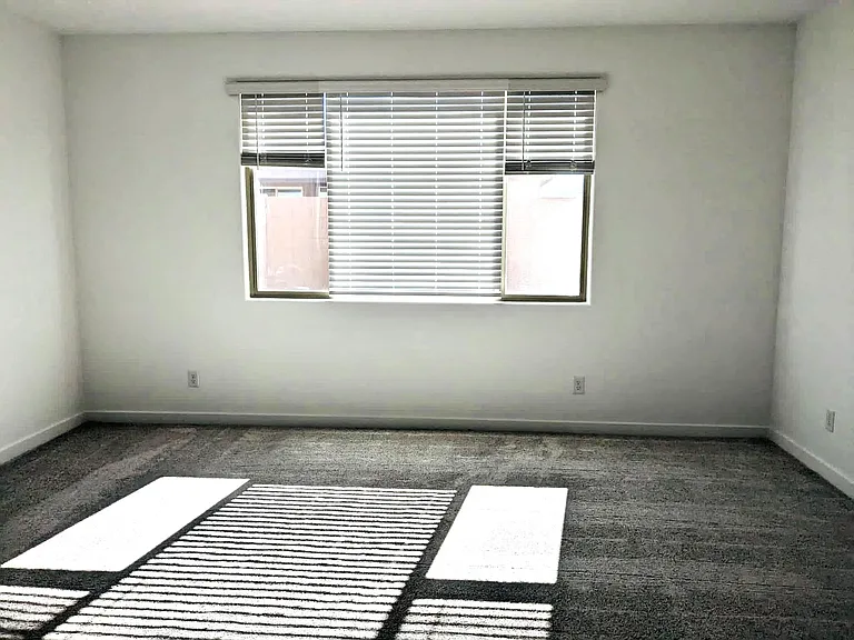 2527 W Sunland Ave — Photo 11