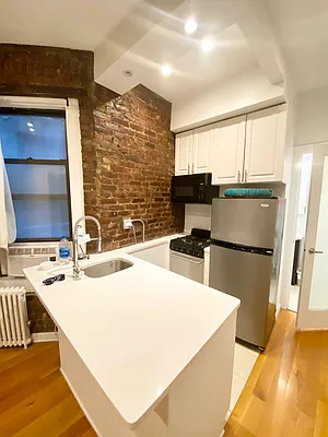 Rented by Bond New York | media 2