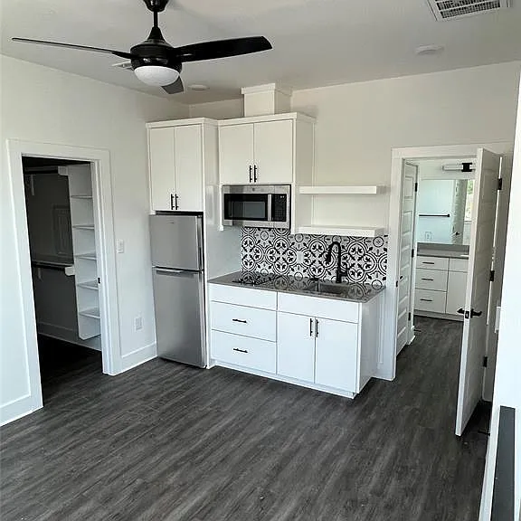 7603 Carver Ave #1-B — Photo 3