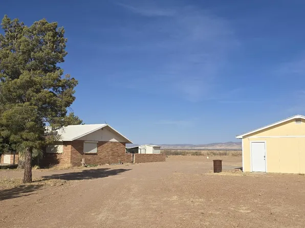 13168 S Hawk Ln, Pearce, AZ 85625