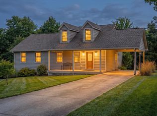 104 Oak Crest Dr, Tennessee Ridge, TN 37178