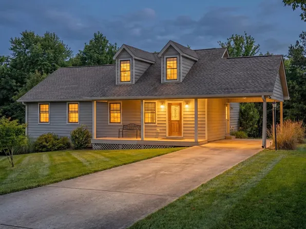 104 Oak Crest Dr, Tennessee Ridge, TN 37178