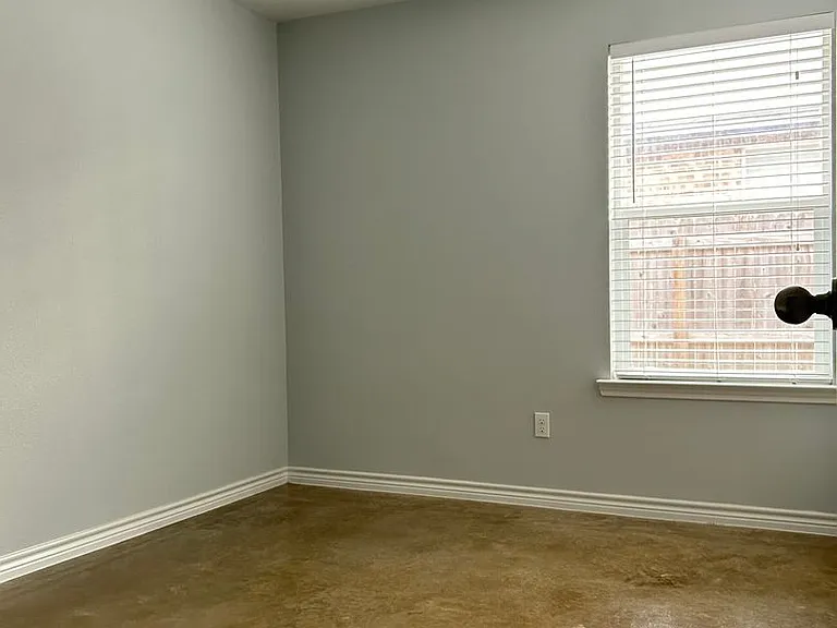 915 Rebecca Ln — Photo 27