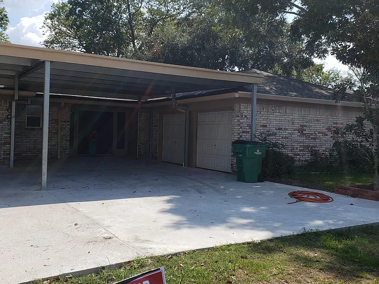 1003 Stadium Dr — Photo 1