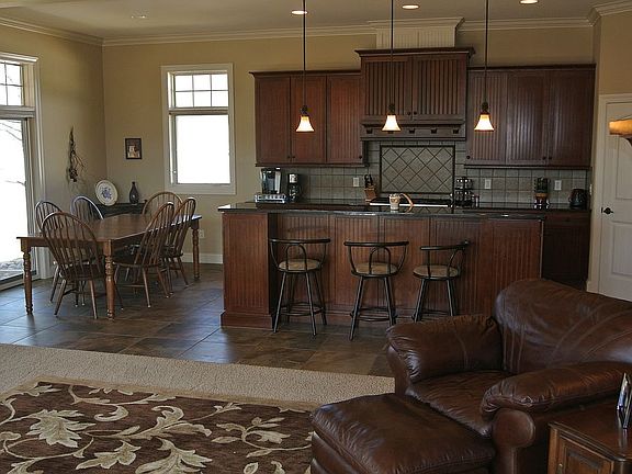 3rd image of 2529 Southridge Dr