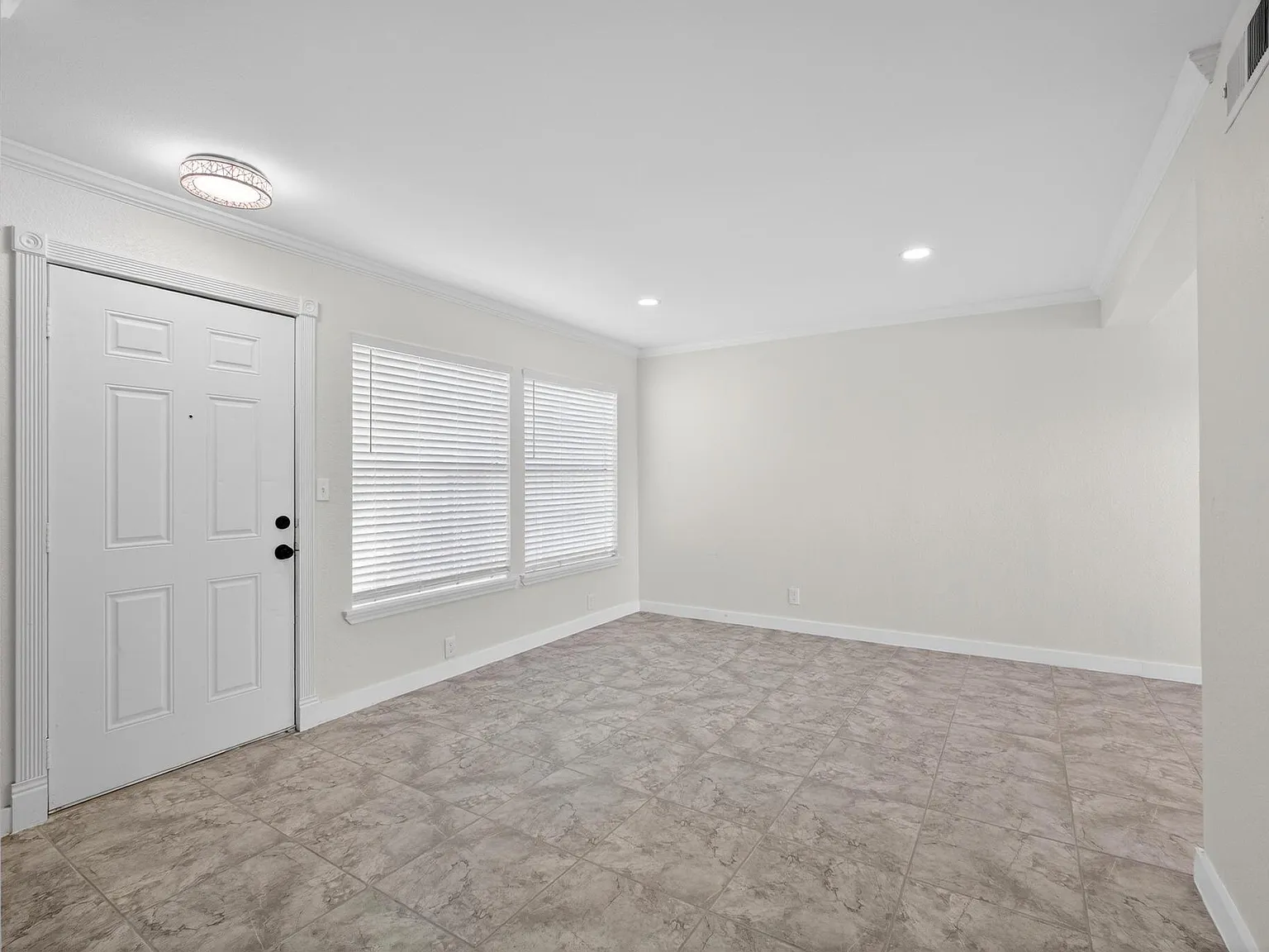 2 bed, 1.5 bath, 1068 sqft, $1,700 — Photo 4