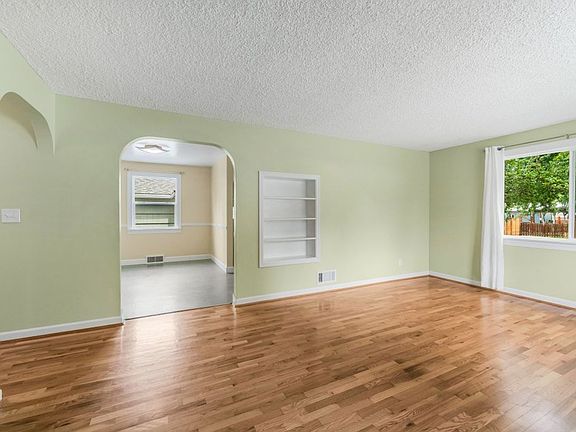 5th image of 1223 E Saint Maries Ave