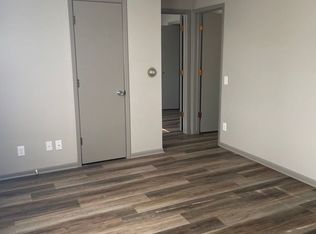 126 E 5th St S #6, Newton, IA 50208
