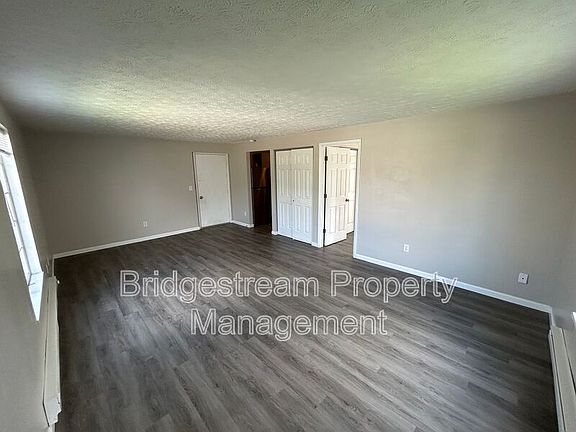 5th image of 305 Bellbrook Ave APT 4