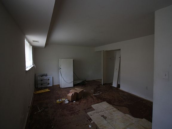 5th image of 810 Nat Ct APT 2