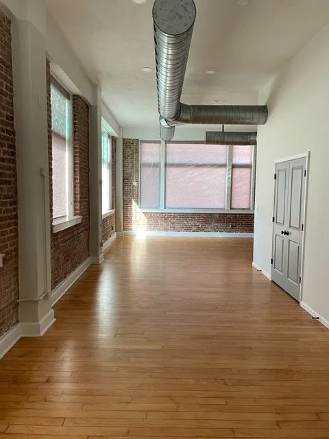 1 bed, 1500 sqft, $1,250 — Photo 2