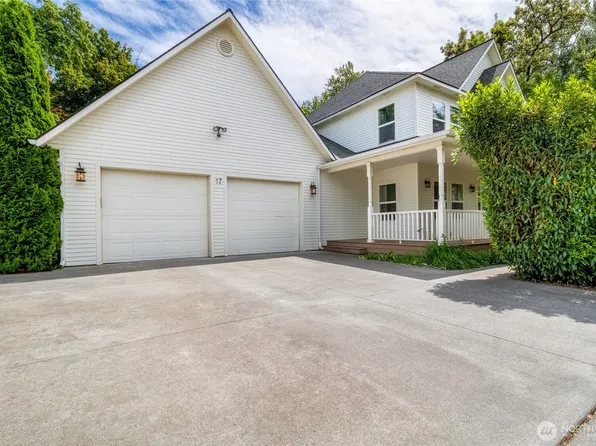 17 SW Homestead Avenue, College Place, WA 99324