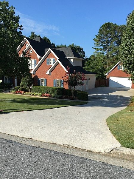 Detached garage