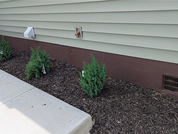 3rd image of 2846 Research Blvd