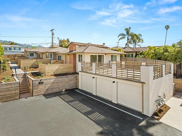 103 W Calle Crespis #C — Photo 15