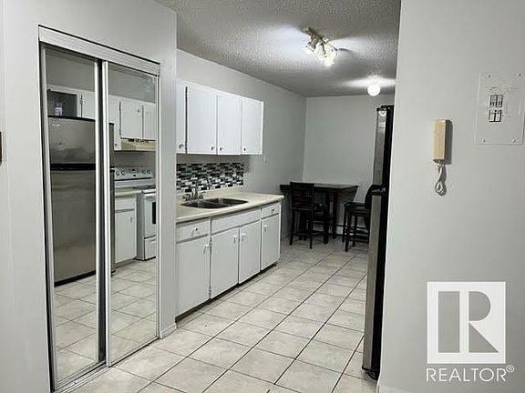4th image of 10023 164th St NW Unit 106