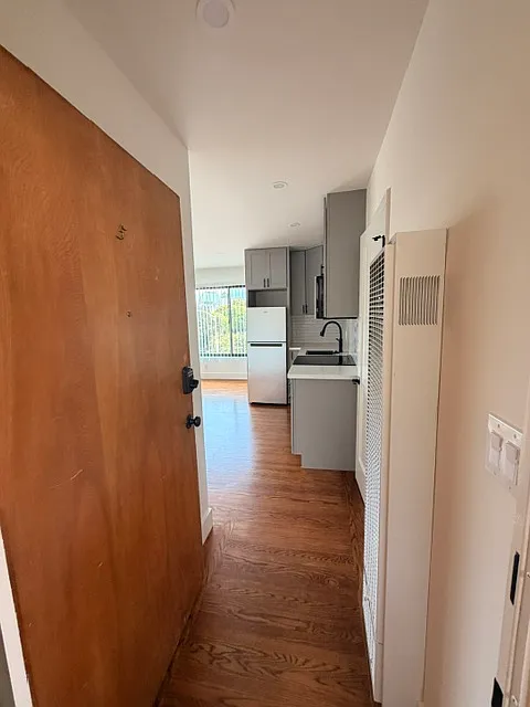 1401 Waller St #5