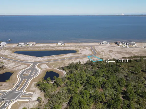 5551 Constellation Dr, Titusville, FL 32780