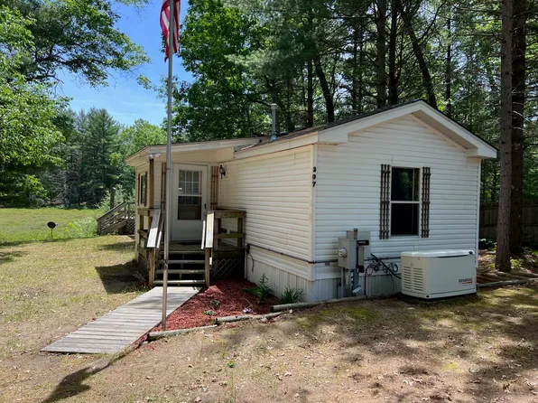 307 Duke Dr, Houghton Lake, MI 48629