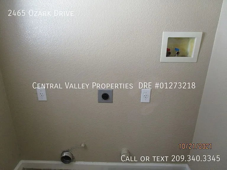 2465 Ozark Dr — Photo 15