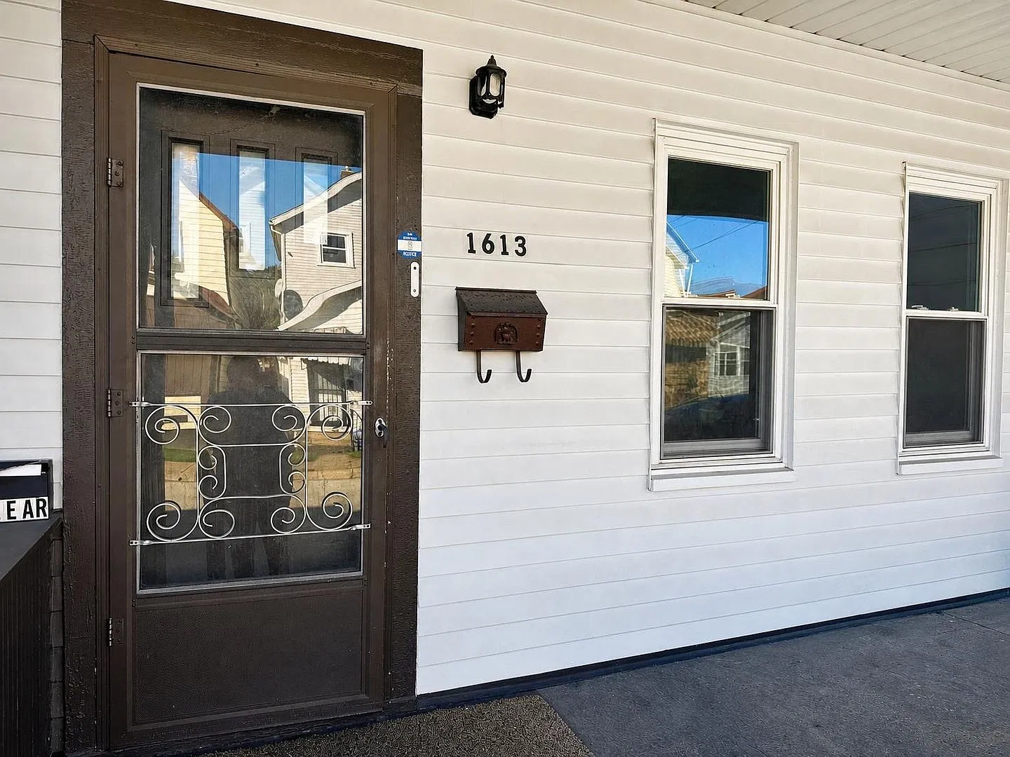 1613 Fourth Avenue (Full Service) — Photo 3