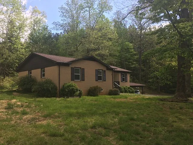 2860 Maple Creek Rd — Photo 1