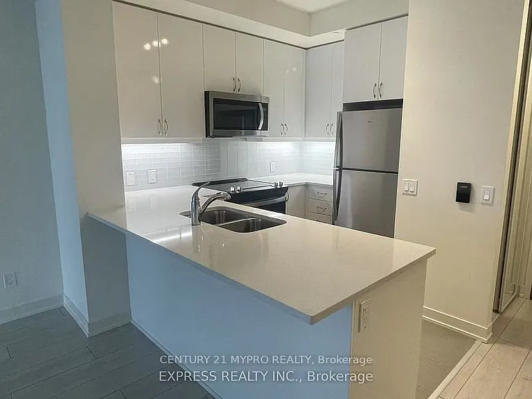 4955 Yonge St #1811 — Photo 2