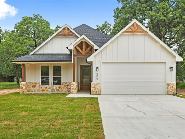 609 N Stewart St, Azle, TX 76020