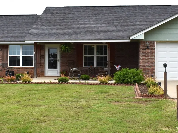 2921 E 2090th Rd, Hugo, OK 74743