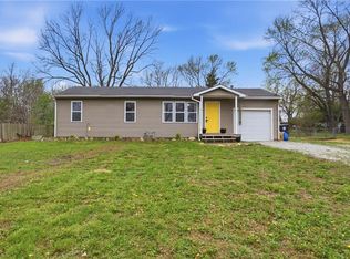17410 Chestnut Dr, Belton, MO 64012
