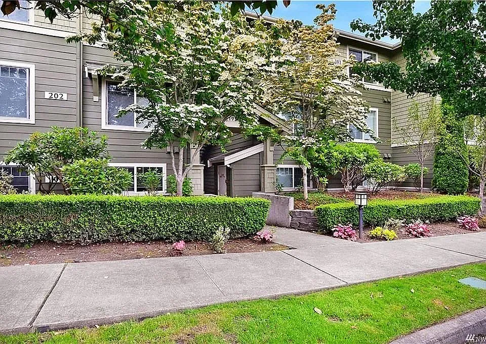 1931 23rd Pl NE