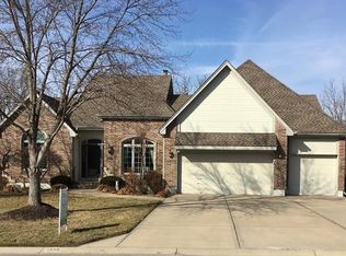 1036 NW High Point Dr, Lees Summit, MO 64081