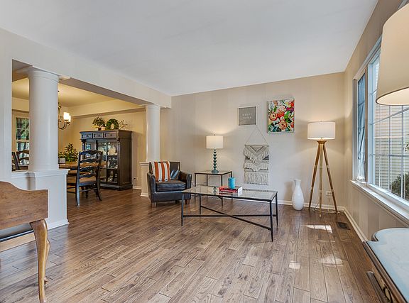3rd image of 1125 Popes Creek Cir