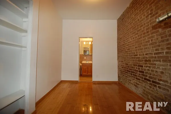 Rented by REAL New York | media 3