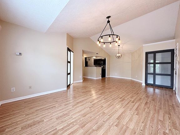 5th image of 7199 Fieldstone Ct Unit E