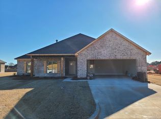 111 Grenada Ct, Wetumpka, AL 36093