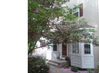 122 Mountain View Dr, West Chester, PA 19380