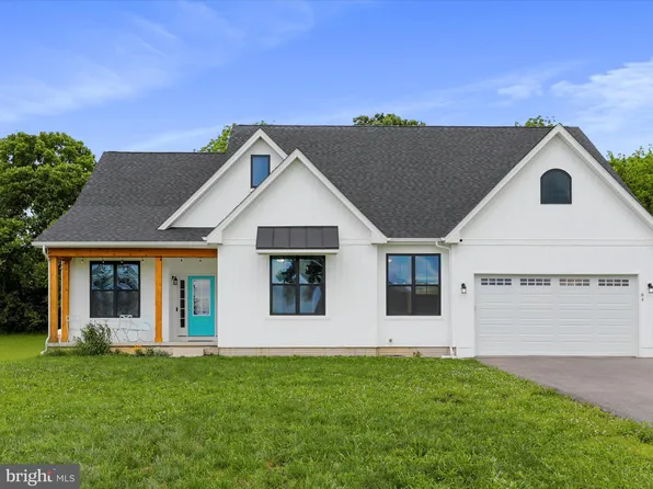 84 Ancient Oaks Ct, Charles Town, WV 25414