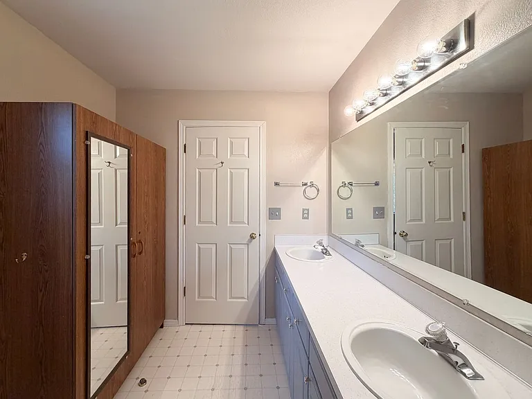 7349 Oneil Rd NE — Photo 17