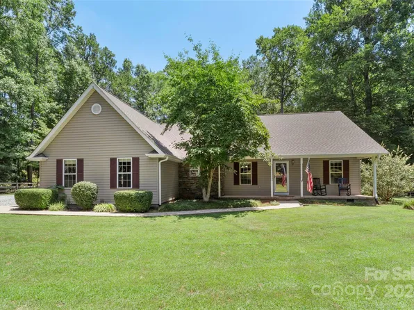 156 Hunters Trl, Tryon, NC 28782