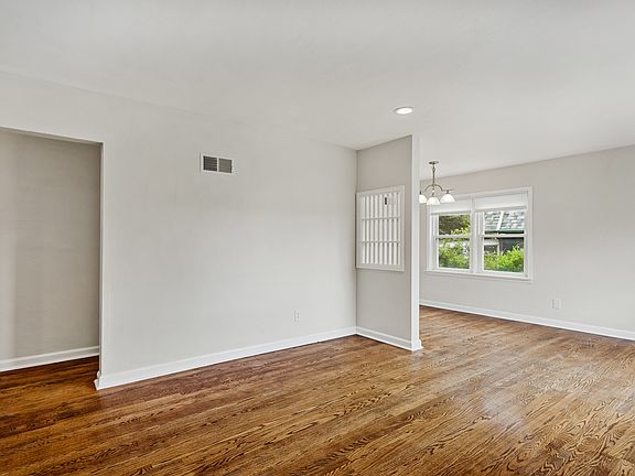 5th image of 7307 Weil Ave