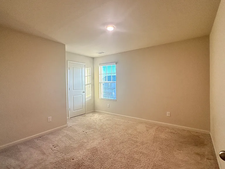 916 Independence Ave — Photo 31