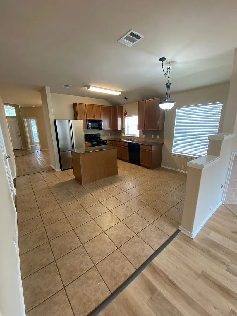 4 bed in beautiful Round Rock, TX! — Photo 2