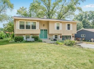 22W472 Birchwood Dr, Glen Ellyn, IL