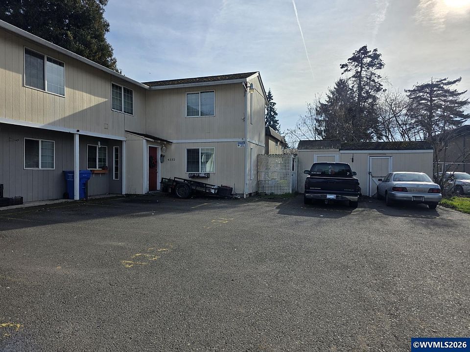 2nd image of 4332 Ward Pl NE