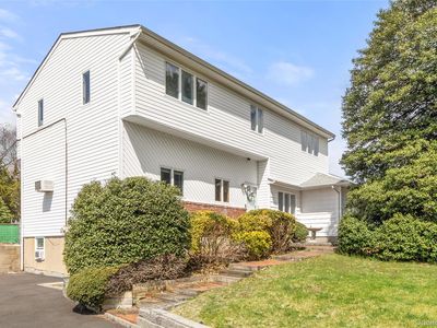 69 Amsterdam Road, Smithtown, NY, 11787