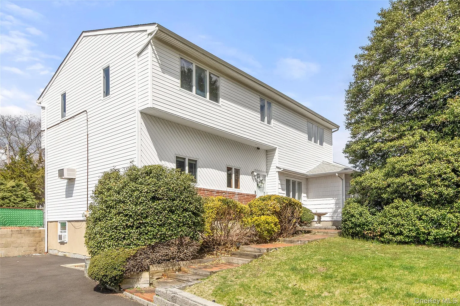 69 Amsterdam Road photo 1