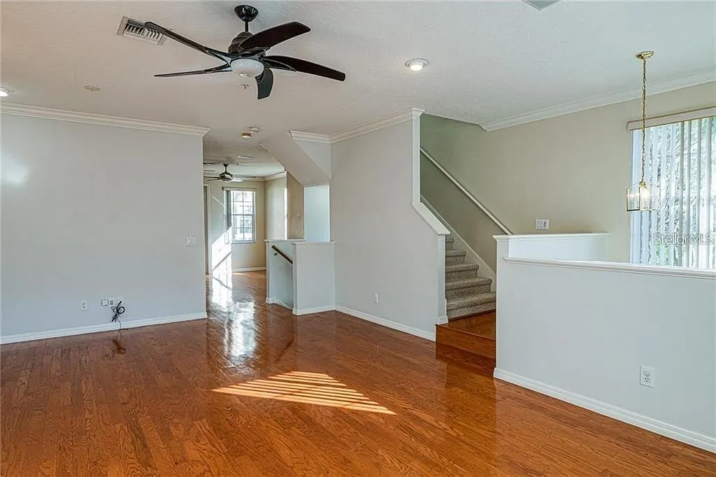 3 bed, 2.5 bath, 1850 sqft, $2,950 — Photo 4